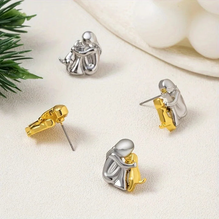 Alora™ | Hug Earrings