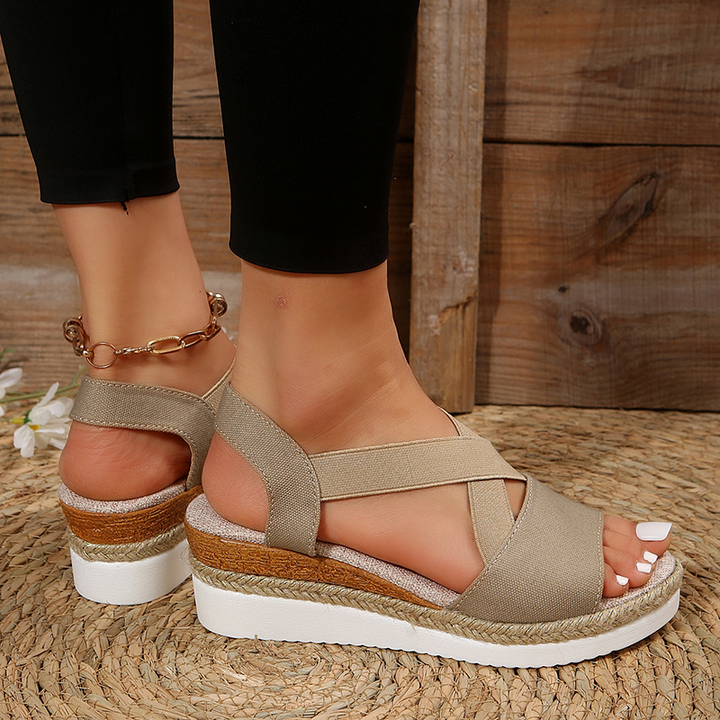 Rylee™ | Chic Crisscross Sandals